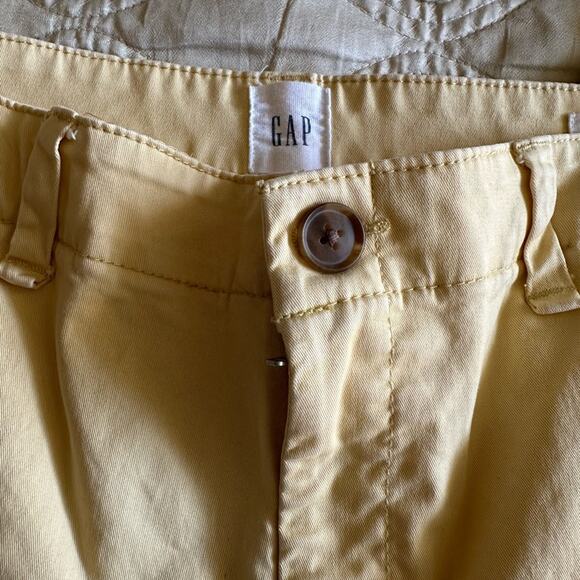 Slim Leg GAP Girlfriend Khaki Light Yellow Chinos - Picture 3 of 4